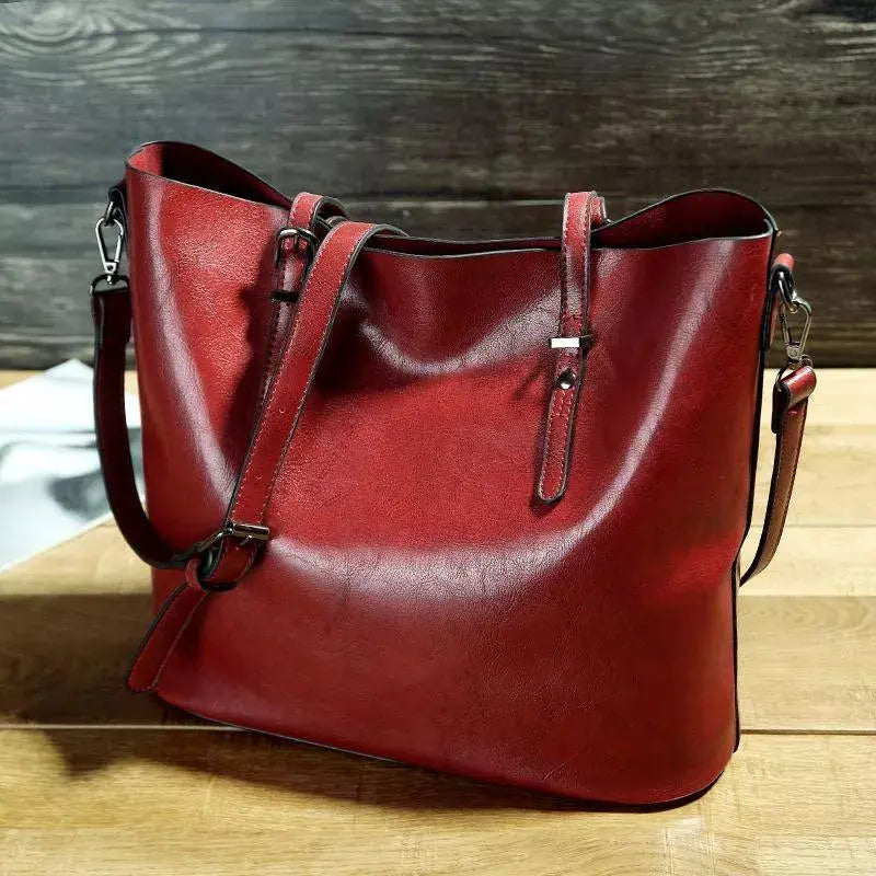 Verna's tidløse eleganse | Vintage lær skulderveske